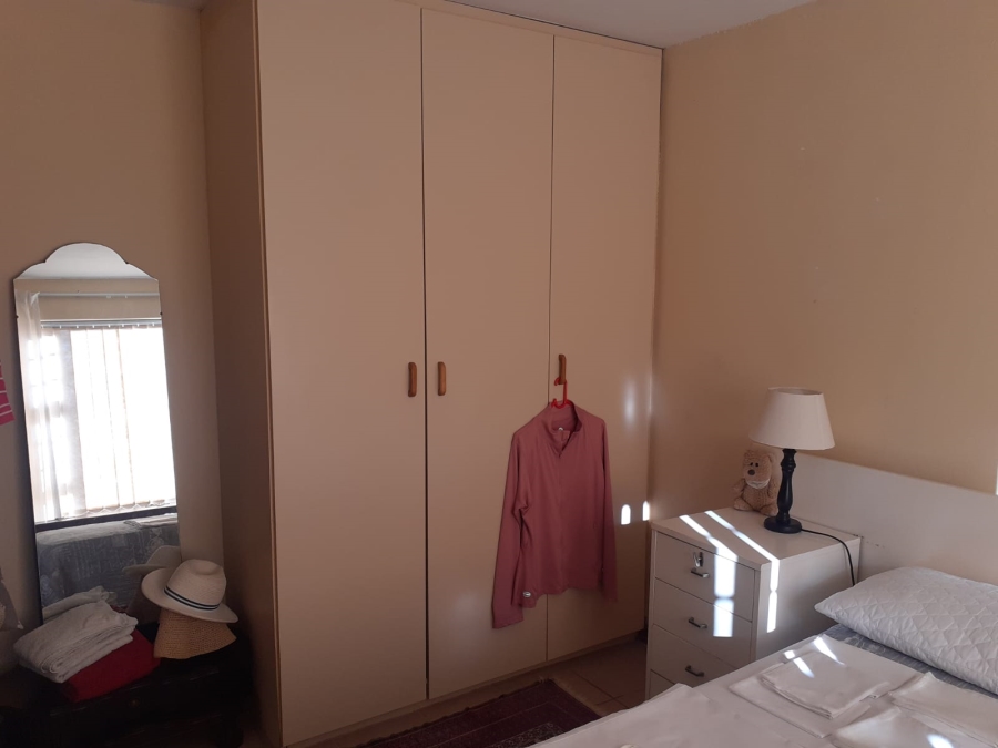 To Let 2 Bedroom Property for Rent in Wavecrest Eastern Cape